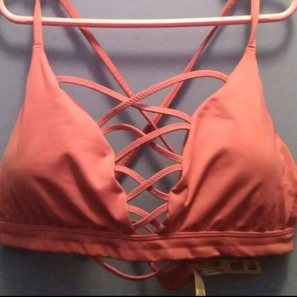 Victoria's Secret strappy bra blush (L)